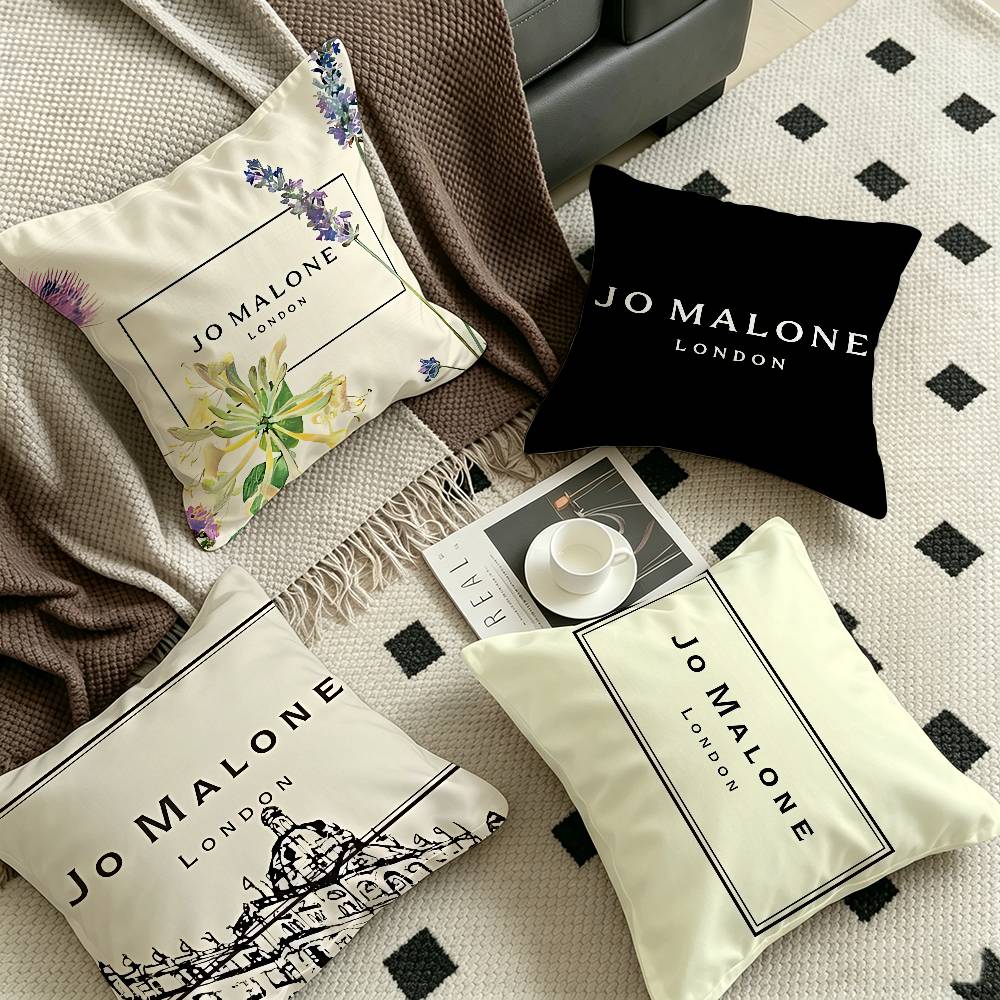 J-Jo M-Malone L-LOGO Cushion C - огляд і ціна Home Textiles Logo